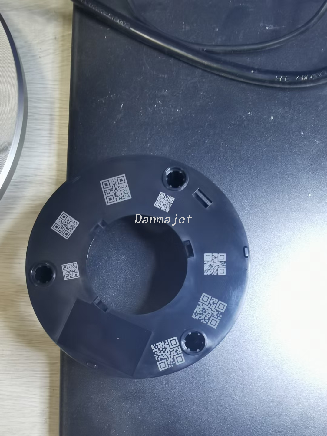 Date QR Codes UV Laser Marking Machine for Lids Metal Parts